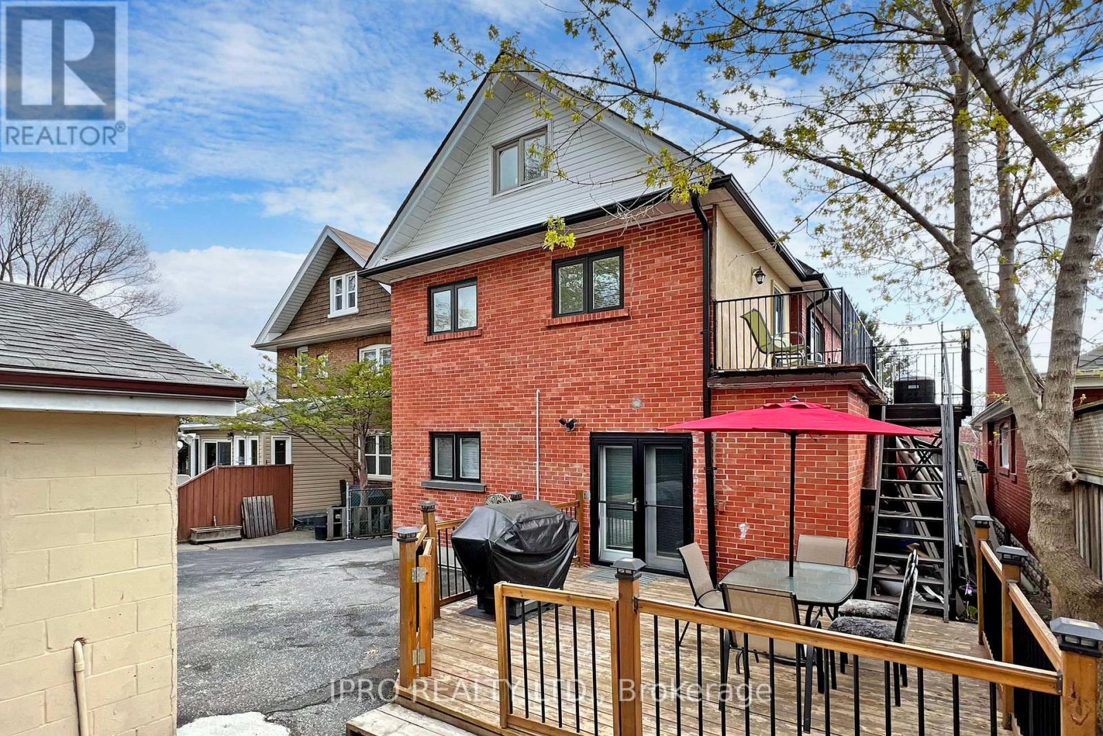 86 Oak Park Avenue Property Photo 19