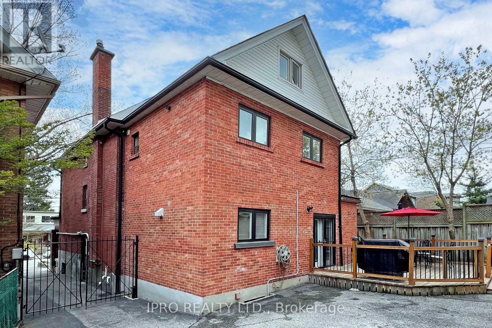 86 Oak Park Avenue Property Photo 20