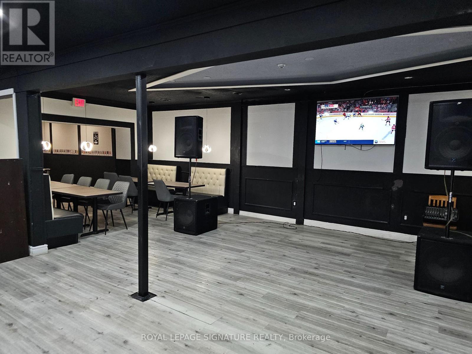 926 Simcoe Street N Property Photo 11