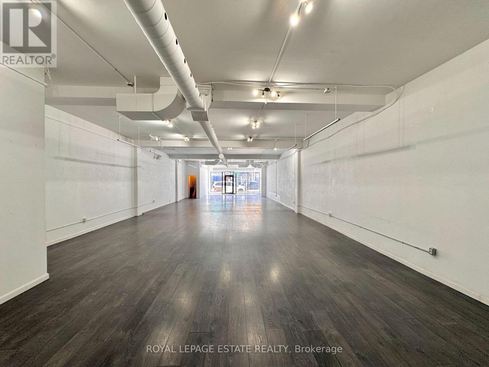 1610 Gerrard Street E Property Photo 4