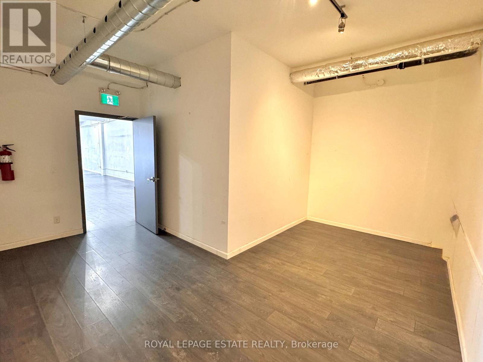 1610 Gerrard Street E Property Photo 6