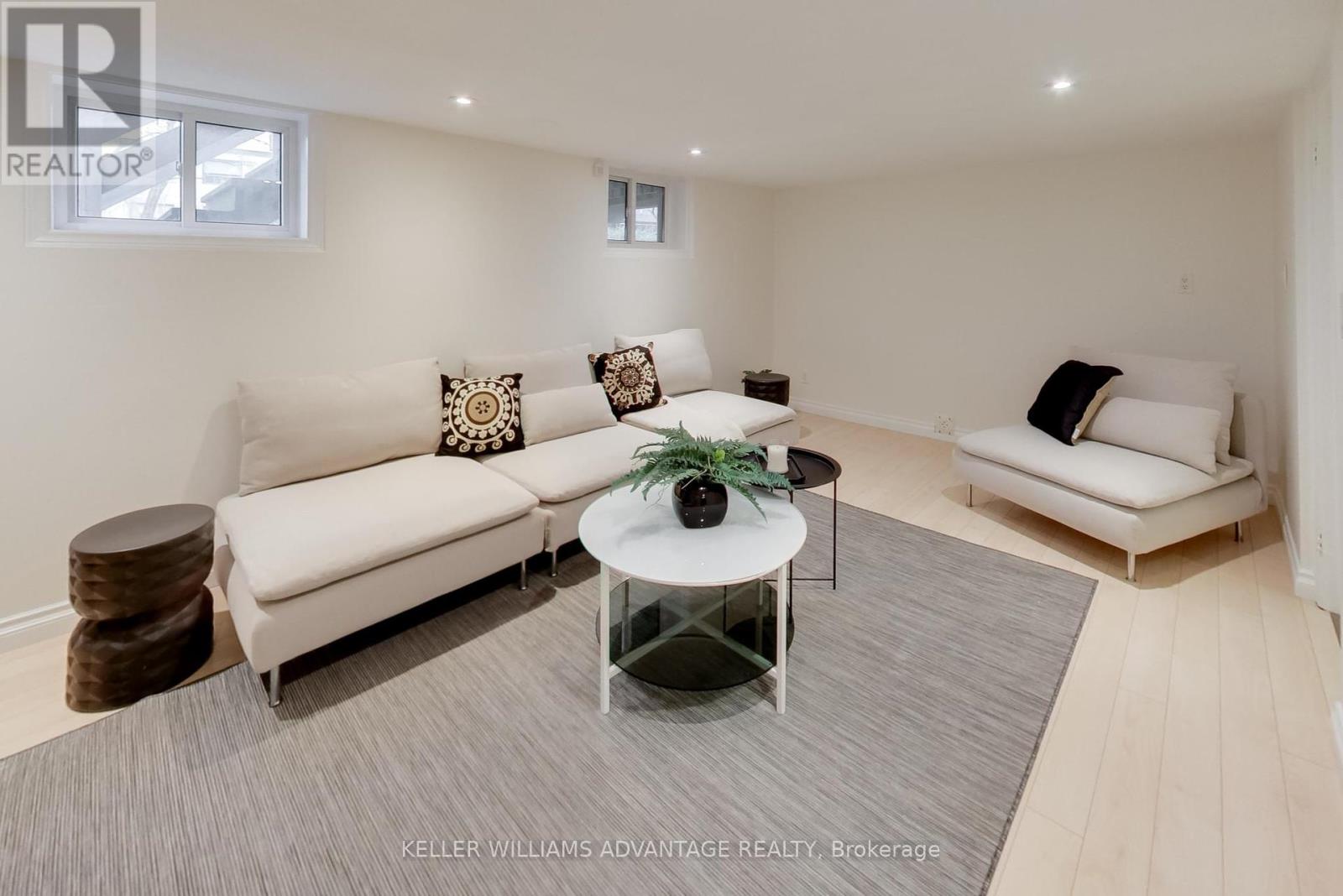 12 Parkland Road Property Photo 35