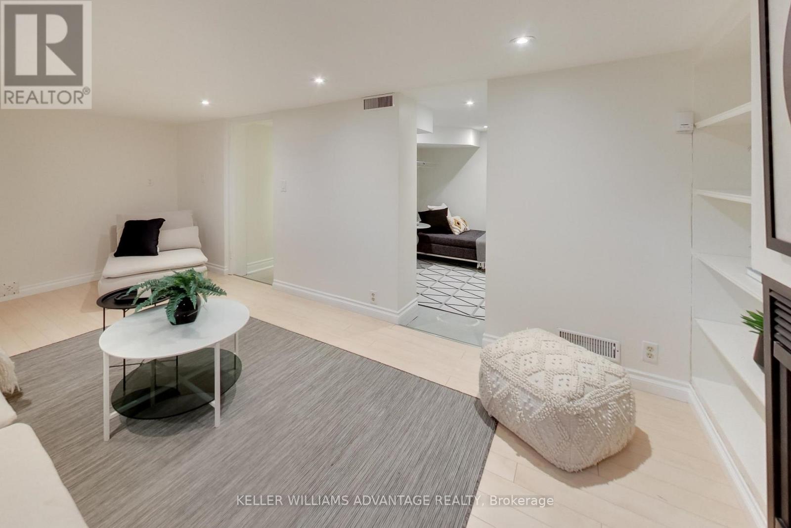 12 Parkland Road Property Photo 36