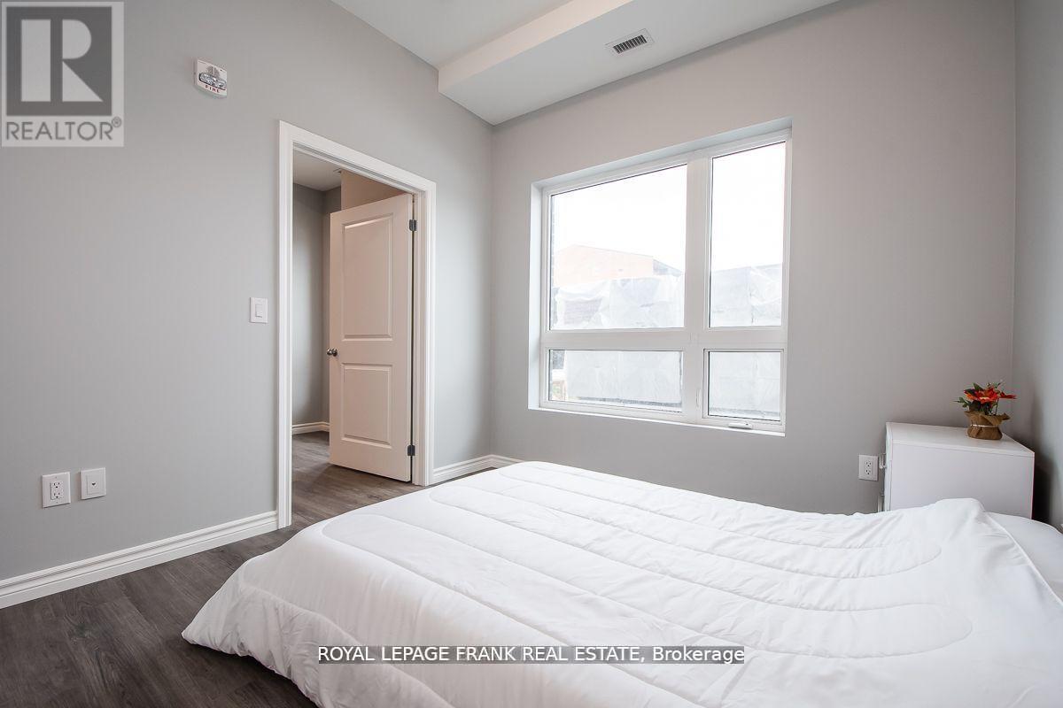 E2 - 513 Dundas Street E Property Photo 5
