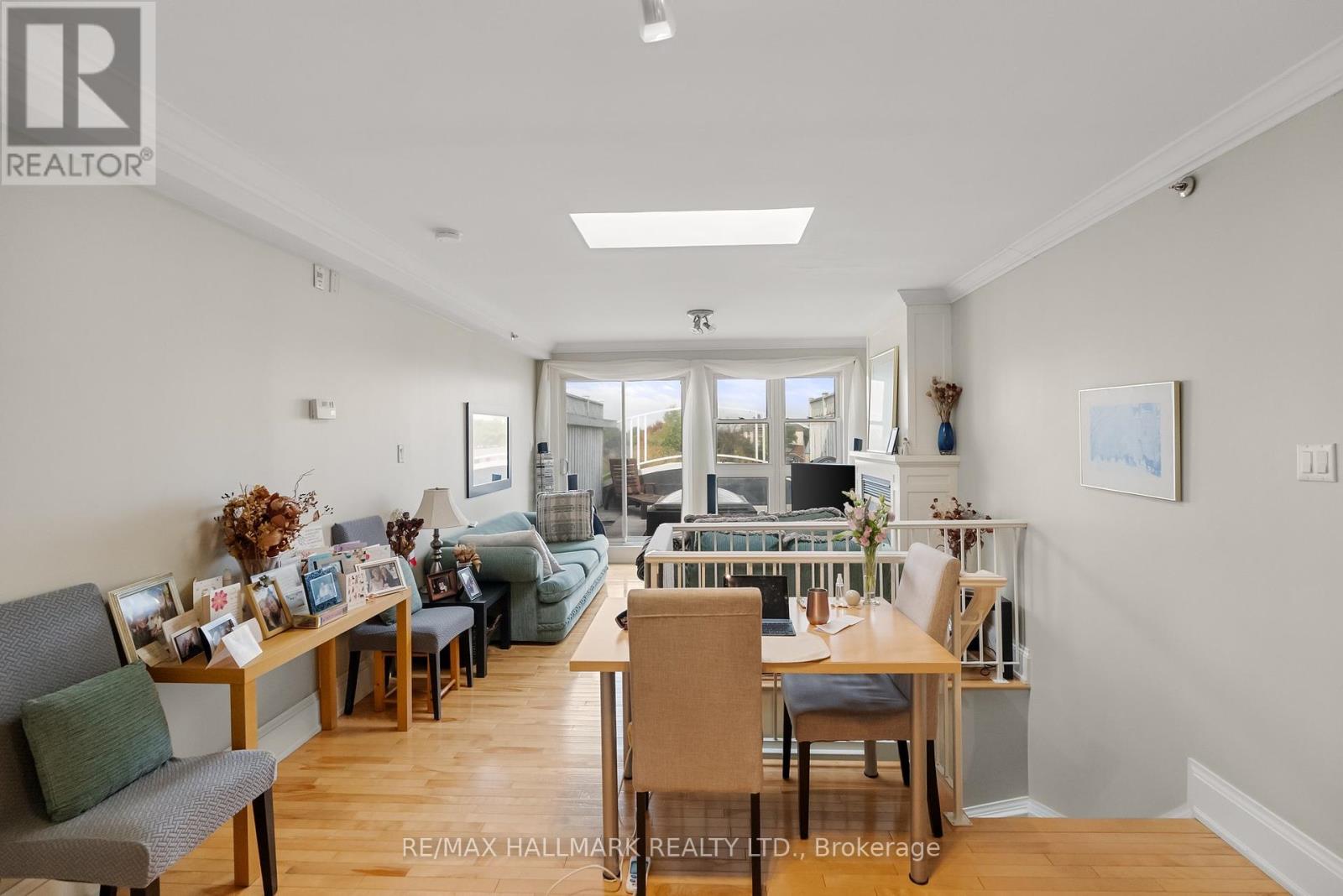 2151 Danforth Avenue Property Photo 19