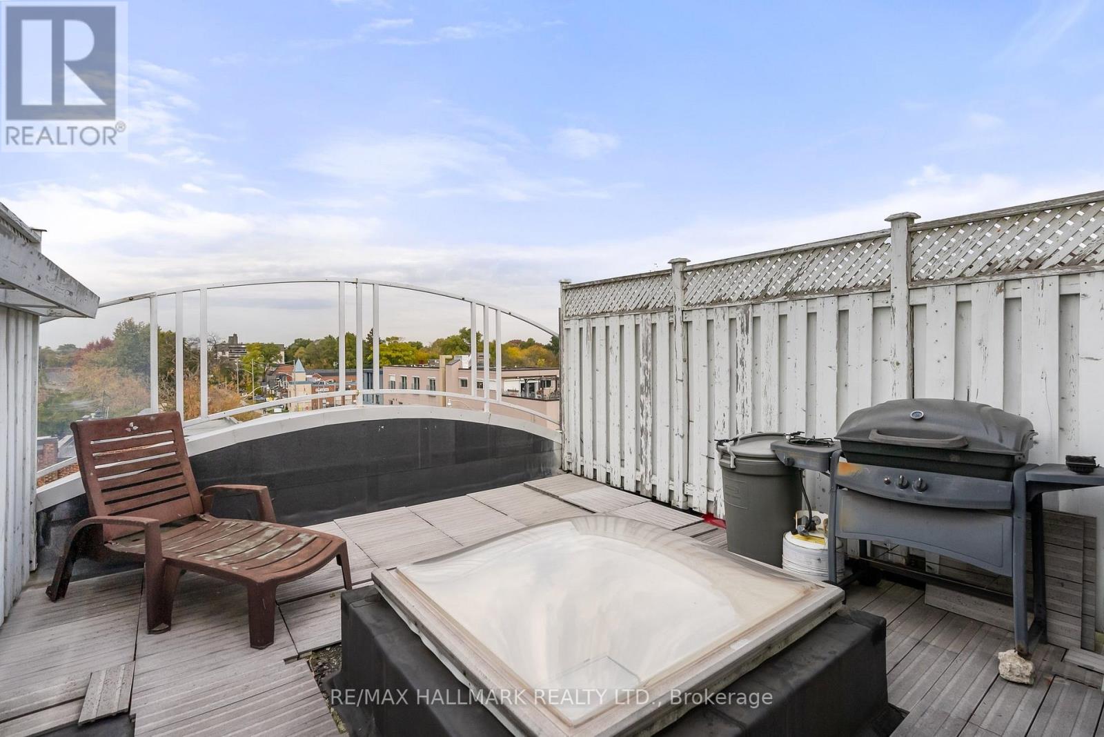 2151 Danforth Avenue Property Photo 20