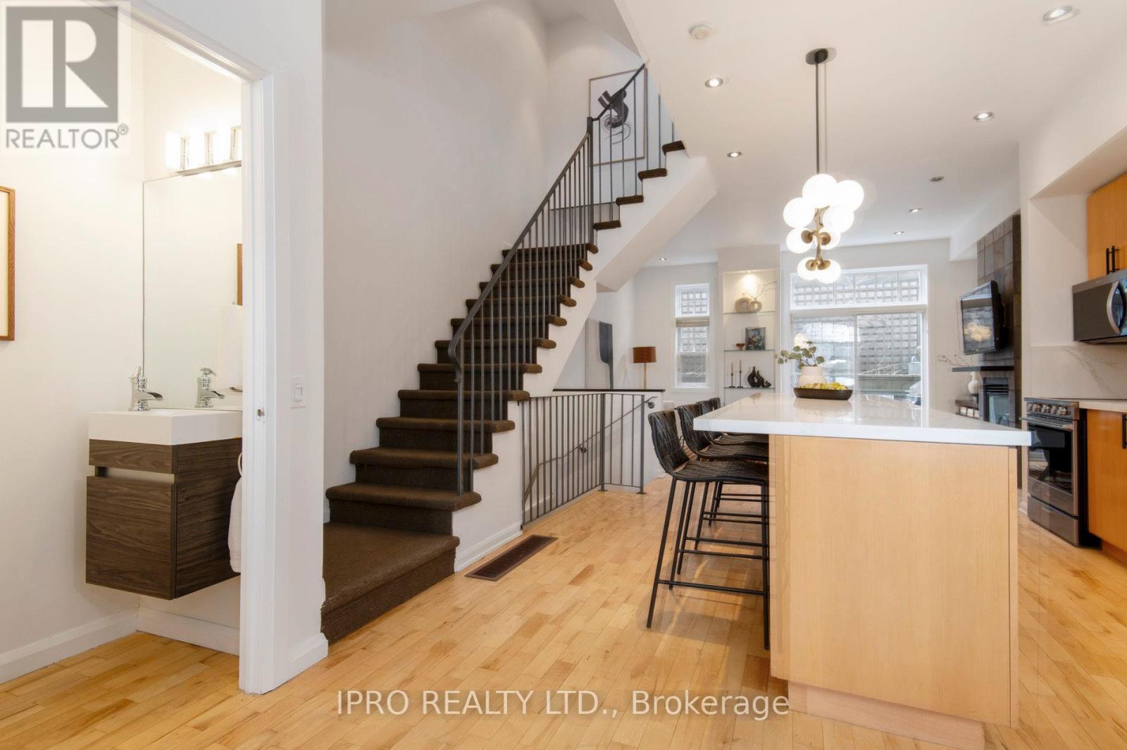 912d Logan Avenue Property Photo 3