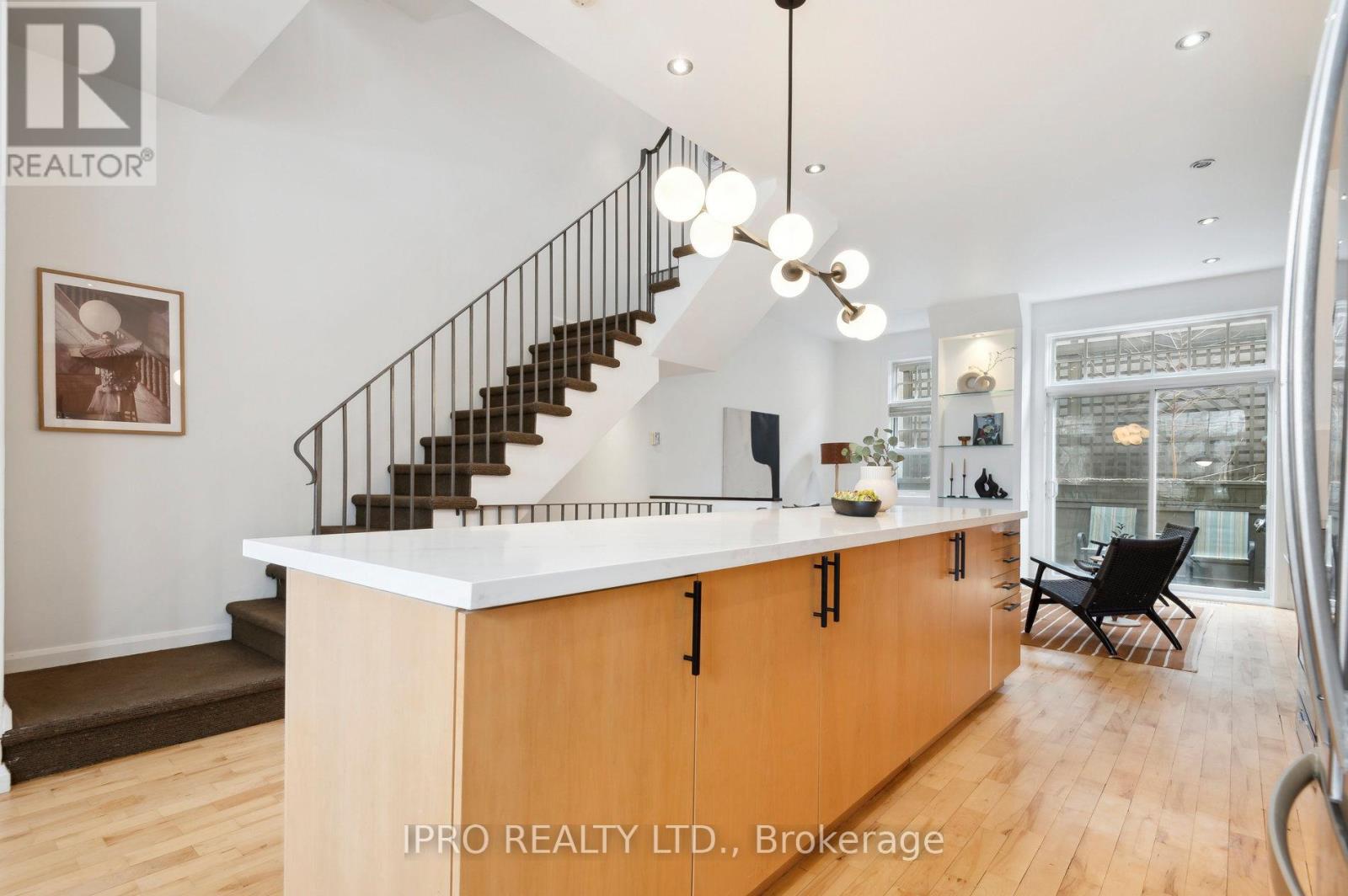 912d Logan Avenue Property Photo 7