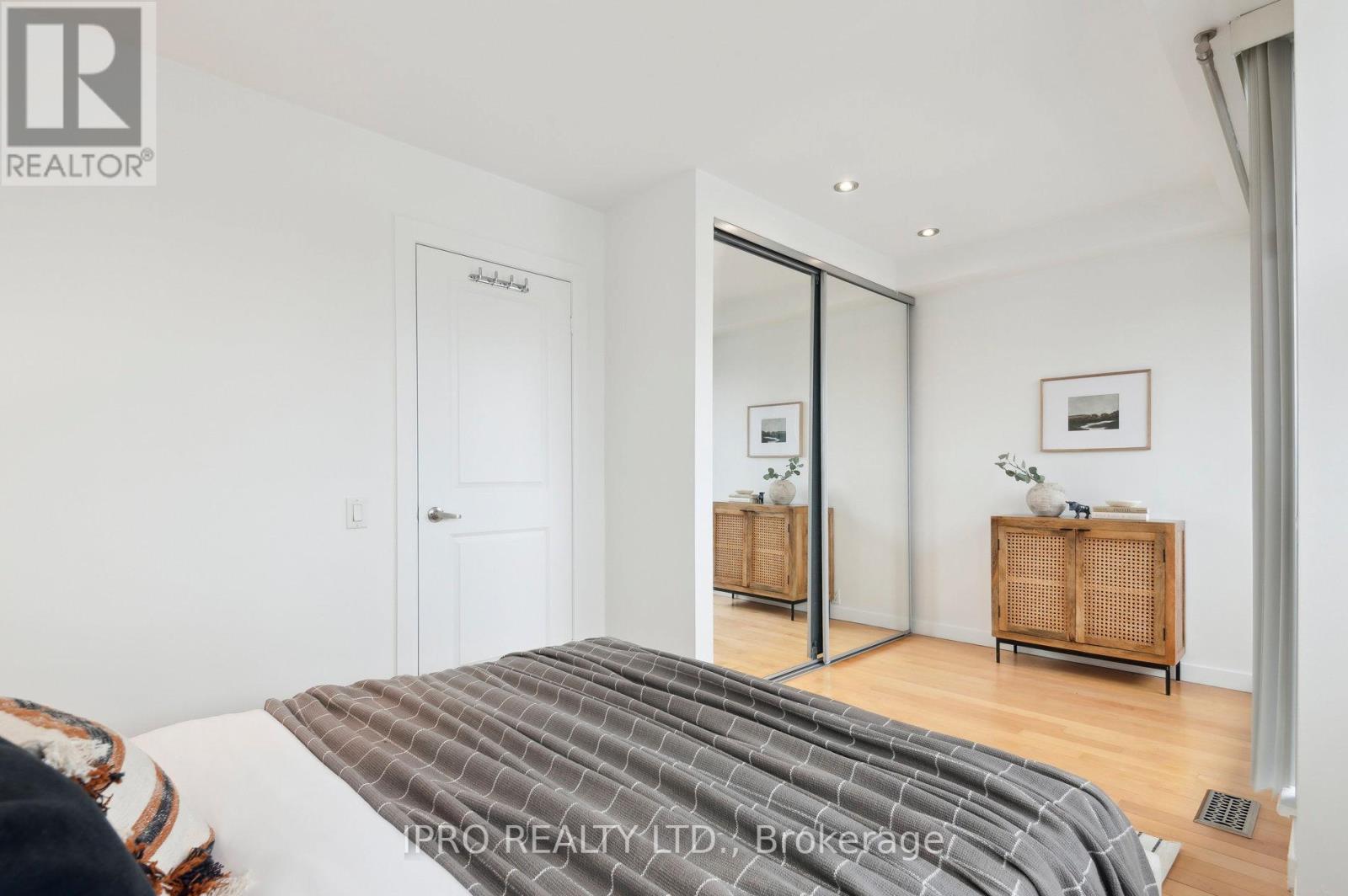 912d Logan Avenue Property Photo 15