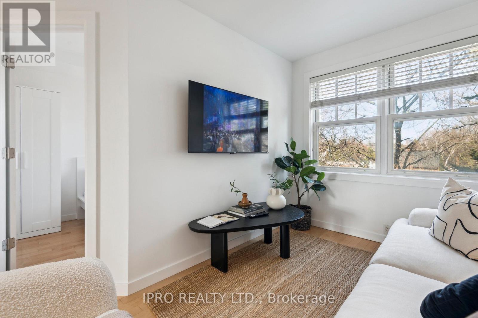 912d Logan Avenue Property Photo 18