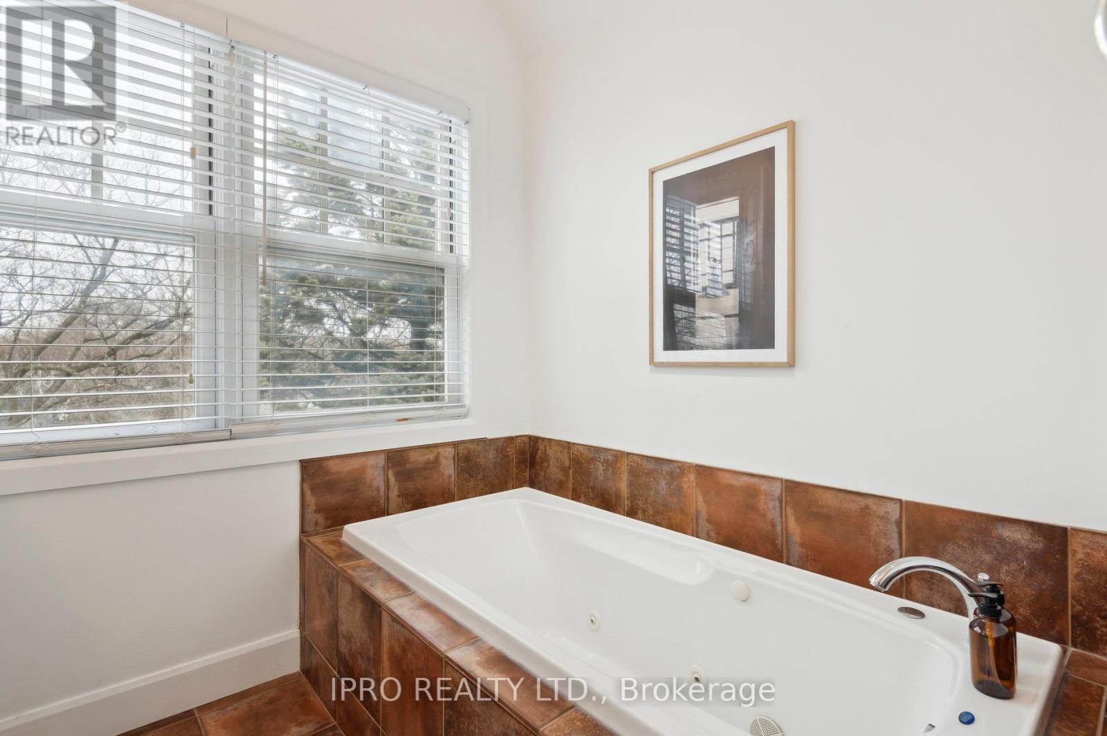 912d Logan Avenue Property Photo 27