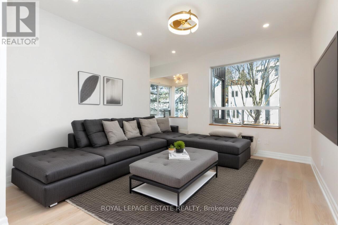 15 Violet Avenue Property Photo 13