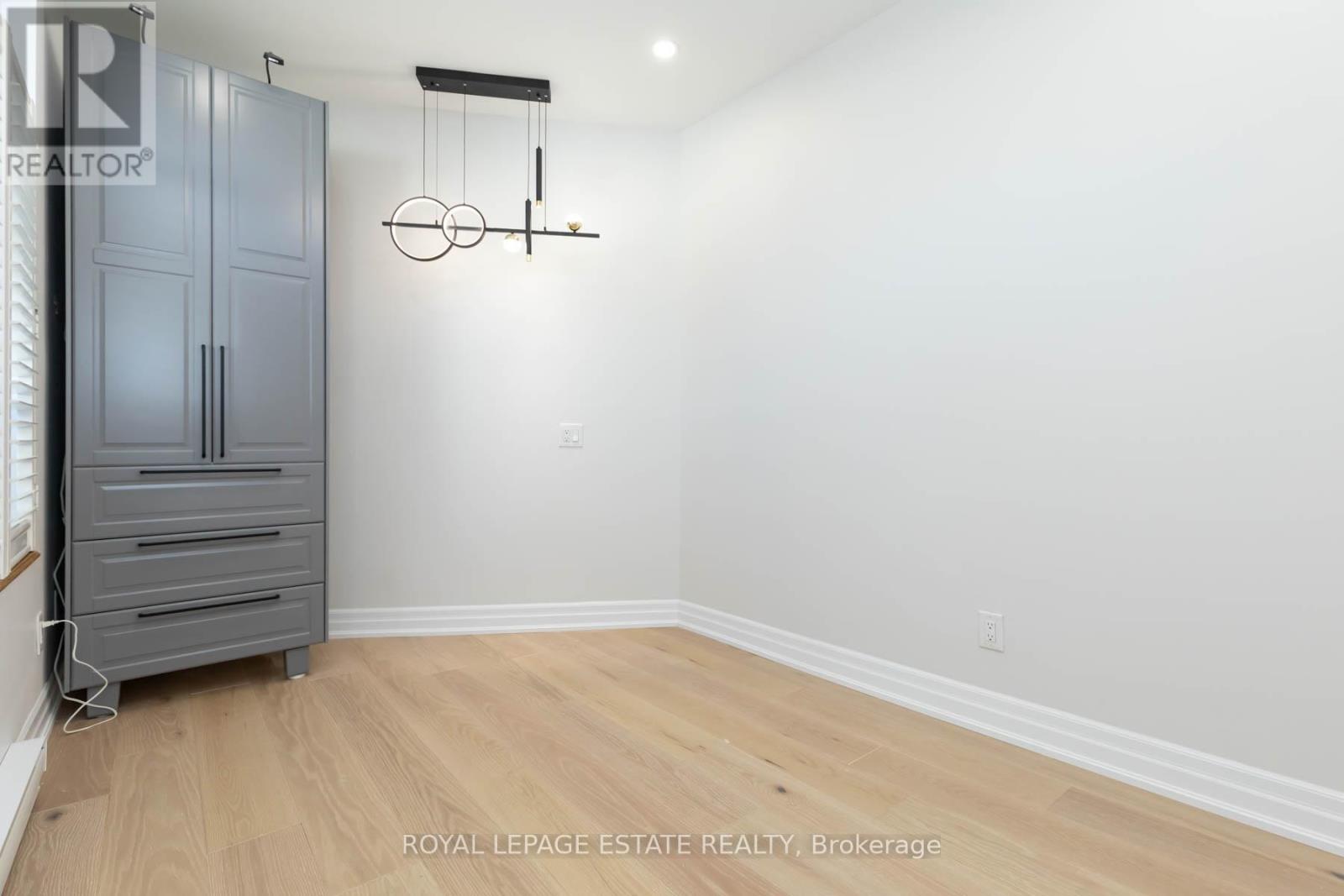 15 Violet Avenue Property Photo 20