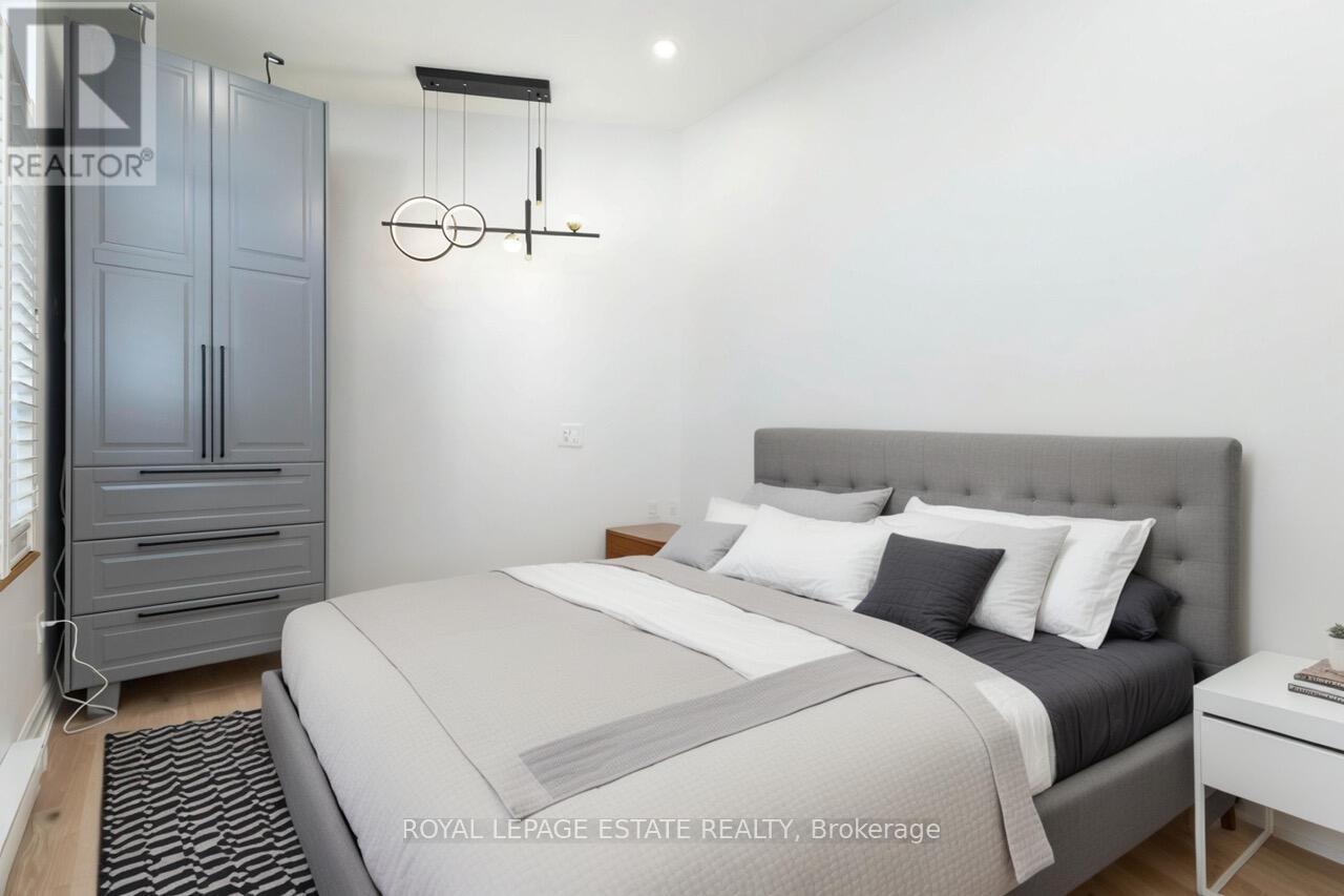 15 Violet Avenue Property Photo 21