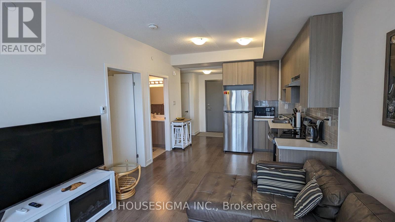 613 - 20 Orchid Place Drive Property Photo 3