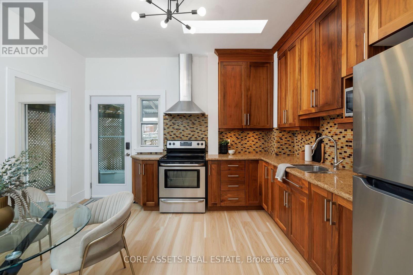 332 Woodfield Road Property Photo 9