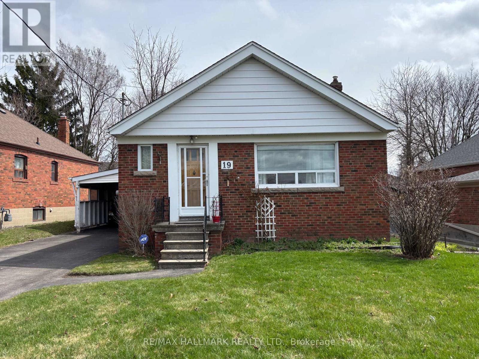 19 Harris Pk Drive Property Photo 1
