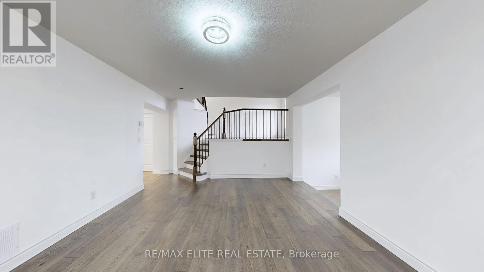 558 Oldman Road Property Photo 6