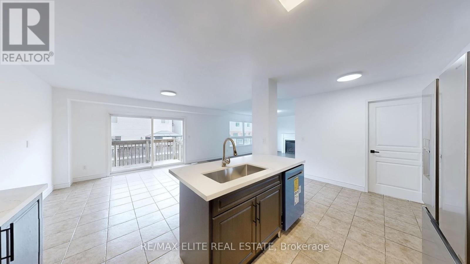 558 Oldman Road Property Photo 10