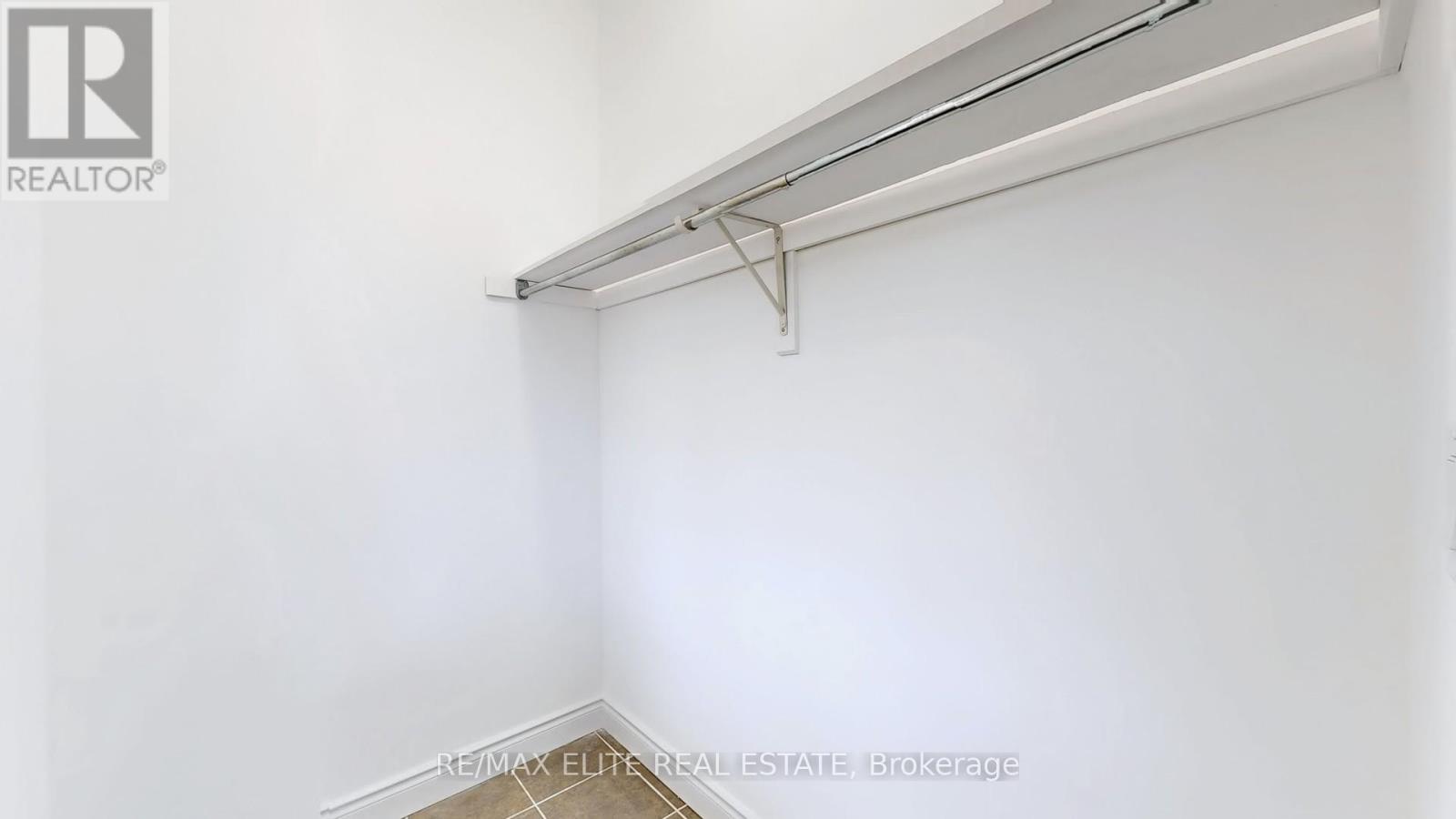 558 Oldman Road Property Photo 15