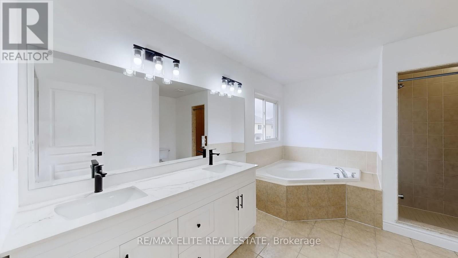 558 Oldman Road Property Photo 23