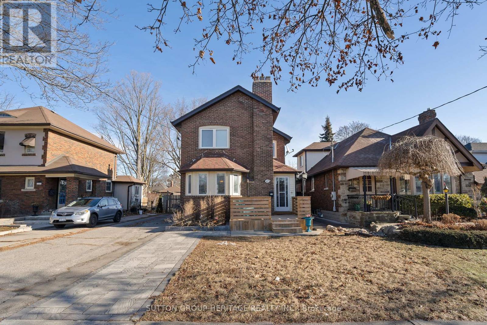 637 Masson Street Property Photo 1