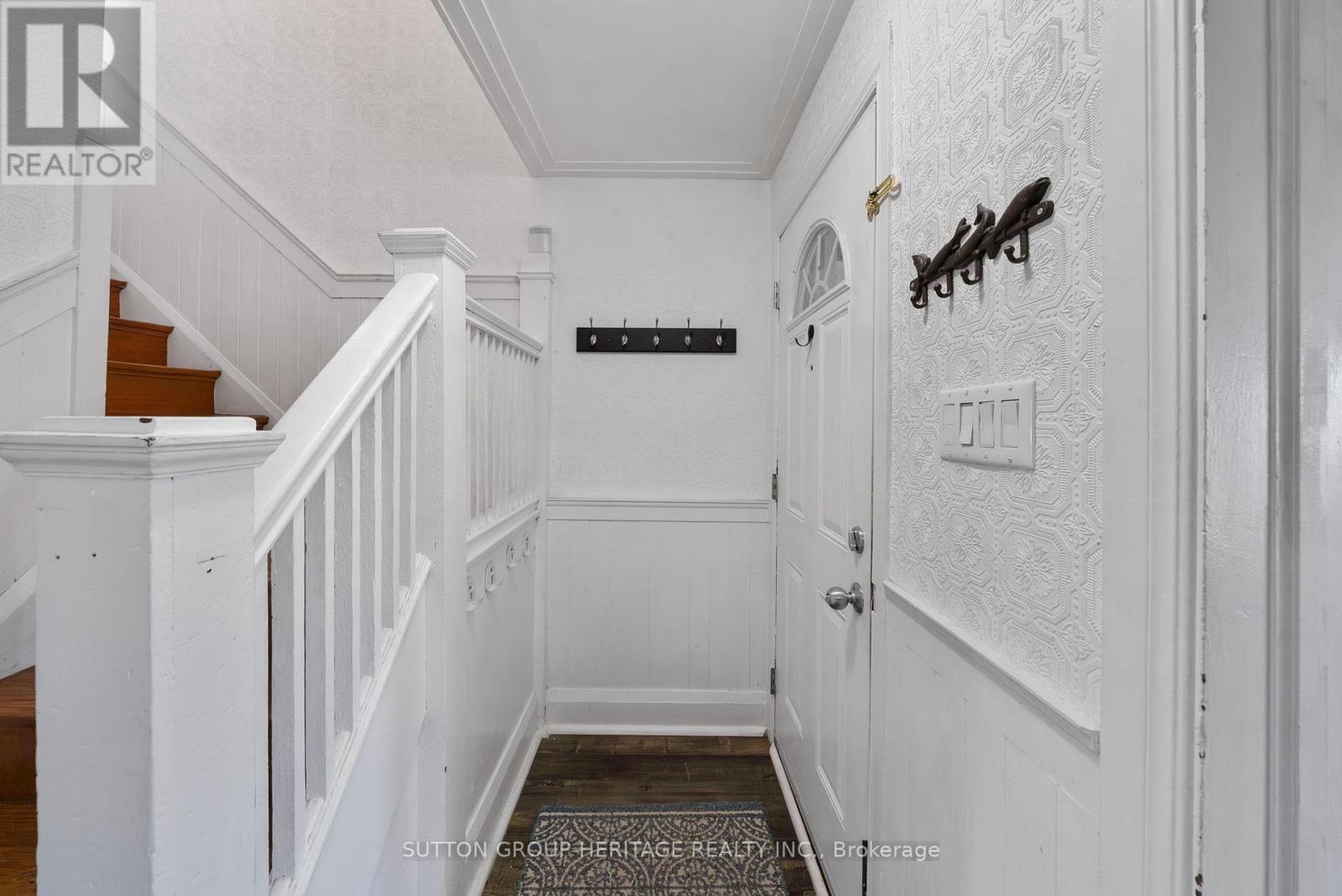 637 Masson Street Property Photo 5