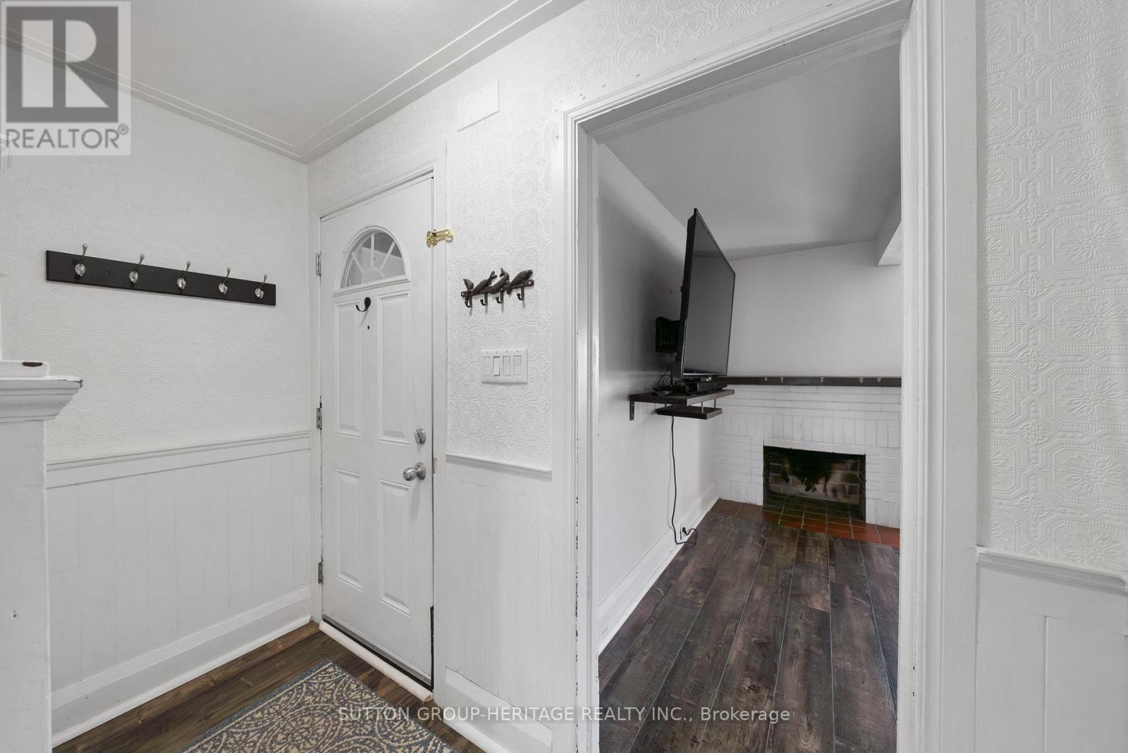 637 Masson Street Property Photo 6