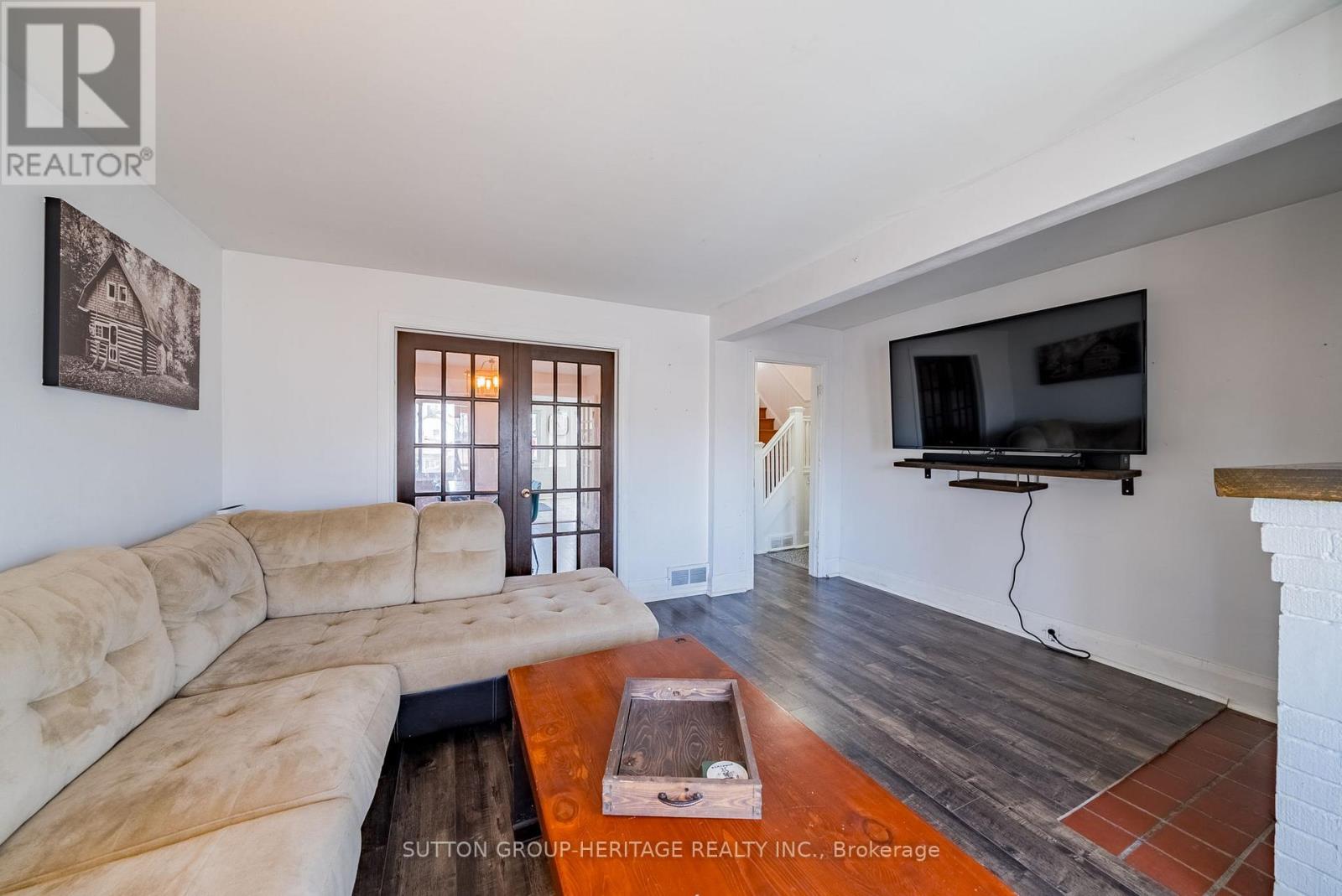 637 Masson Street Property Photo 11