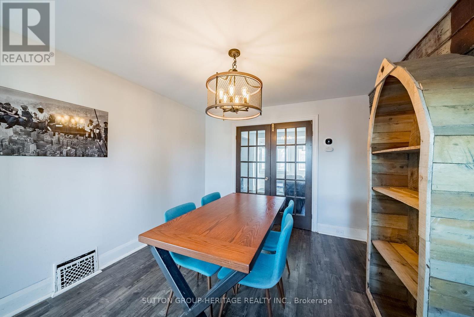637 Masson Street Property Photo 13