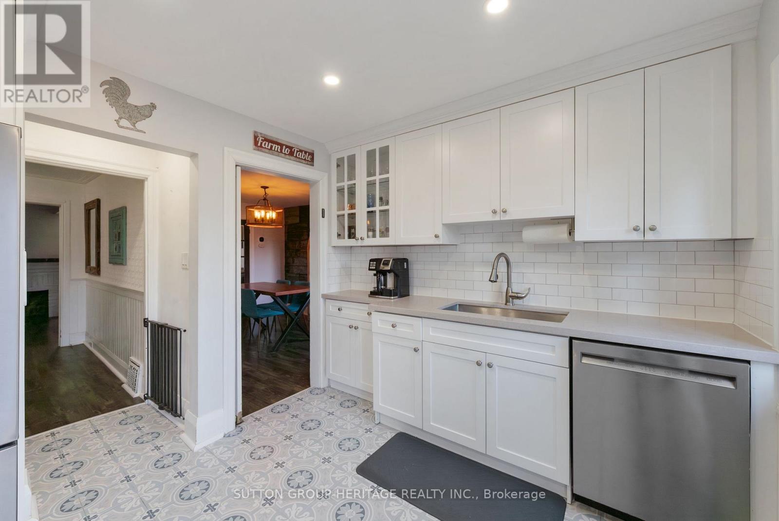 637 Masson Street Property Photo 16