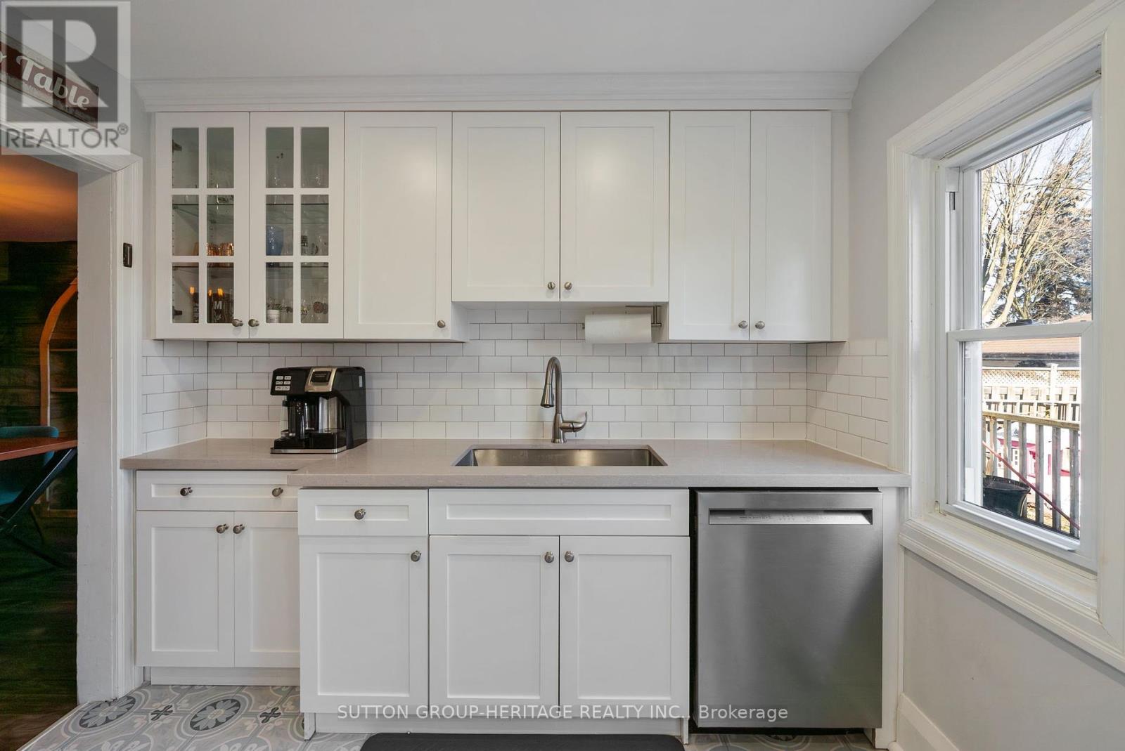 637 Masson Street Property Photo 17