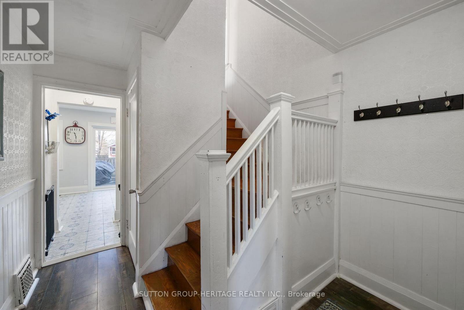 637 Masson Street Property Photo 20