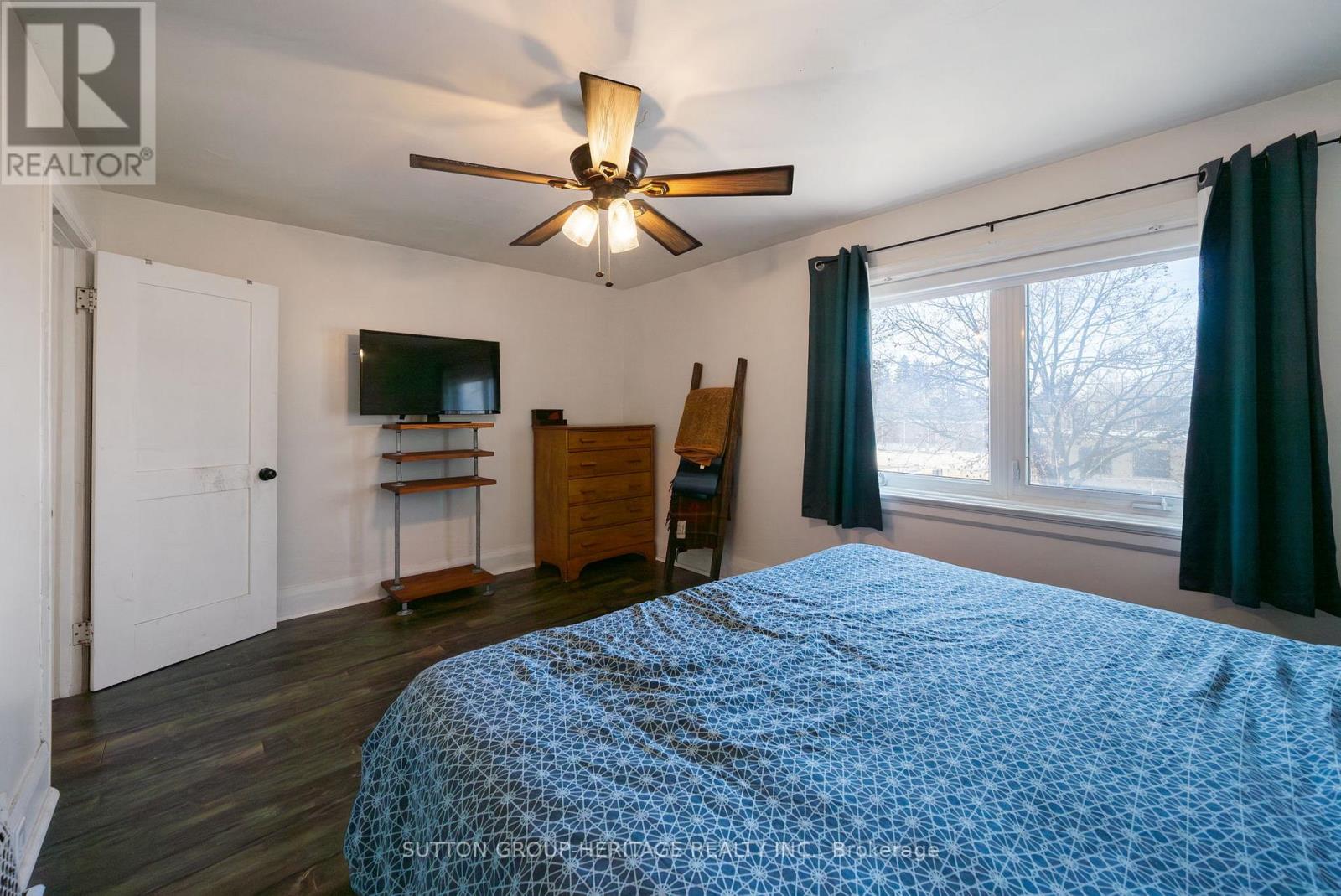 637 Masson Street Property Photo 22