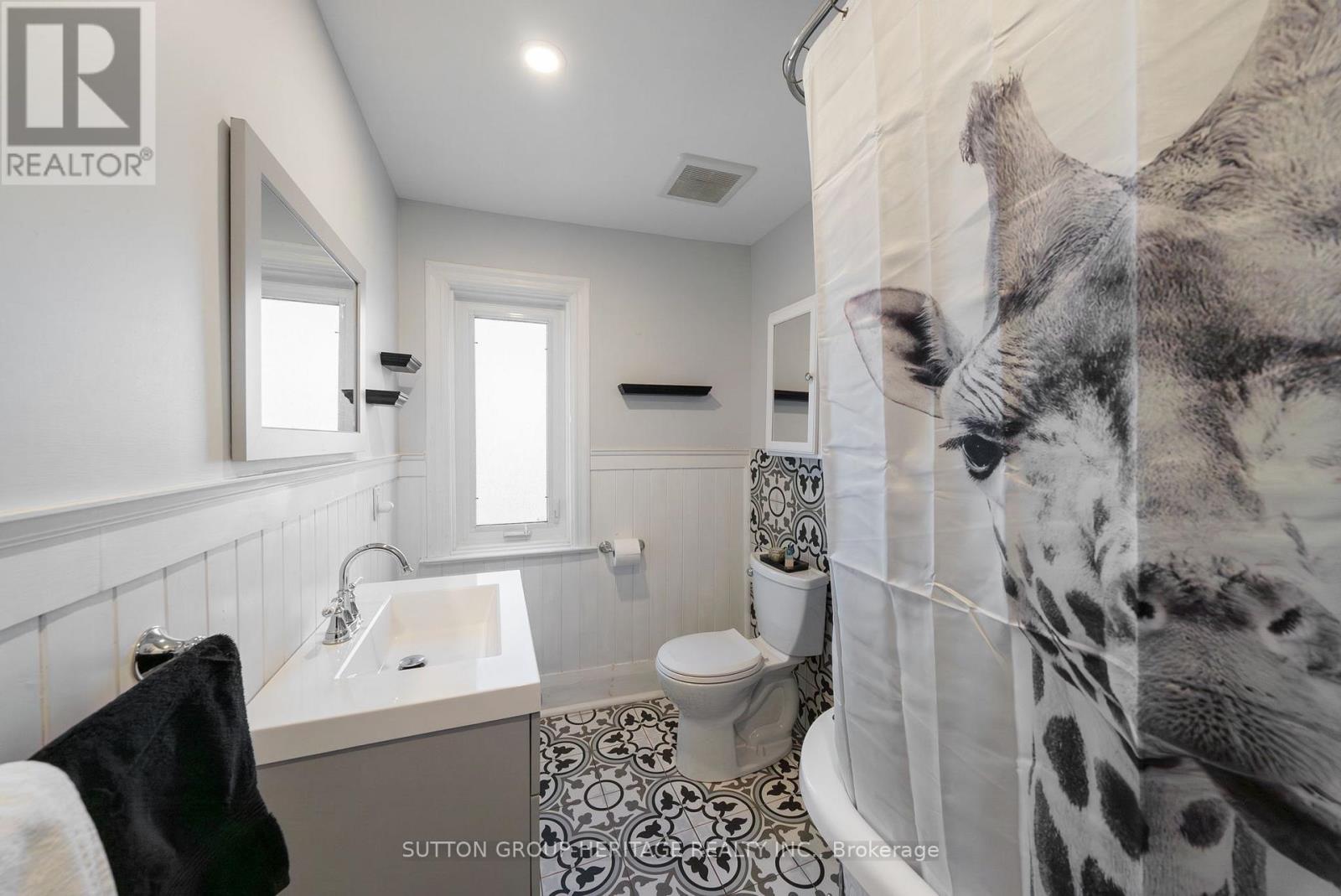 637 Masson Street Property Photo 25