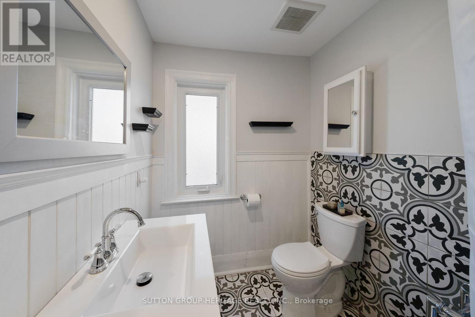637 Masson Street Property Photo 26