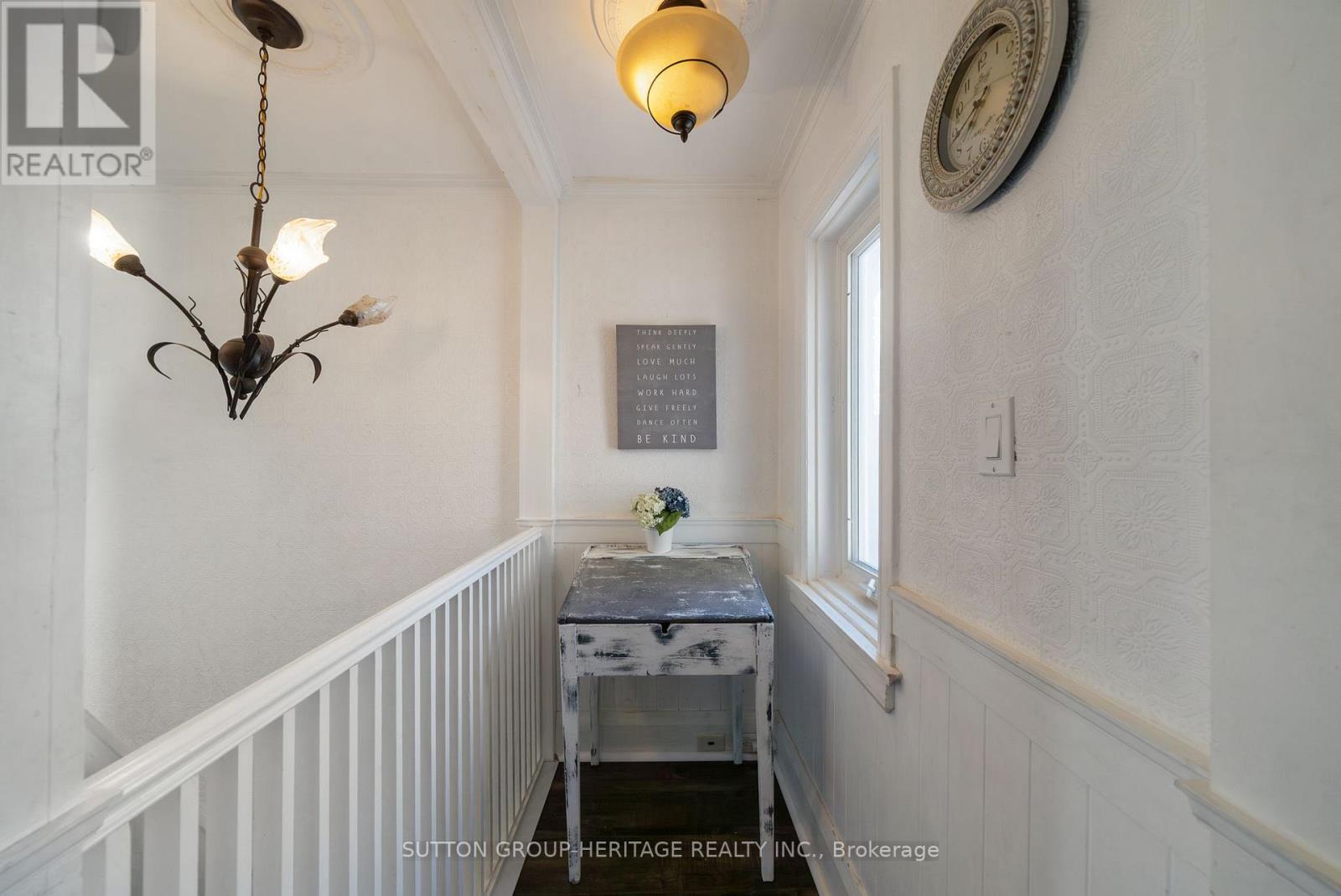 637 Masson Street Property Photo 31