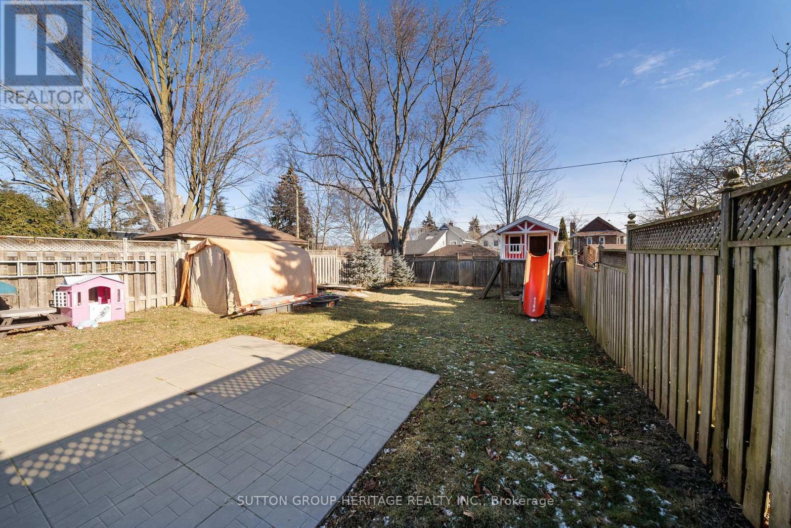 637 Masson Street Property Photo 32