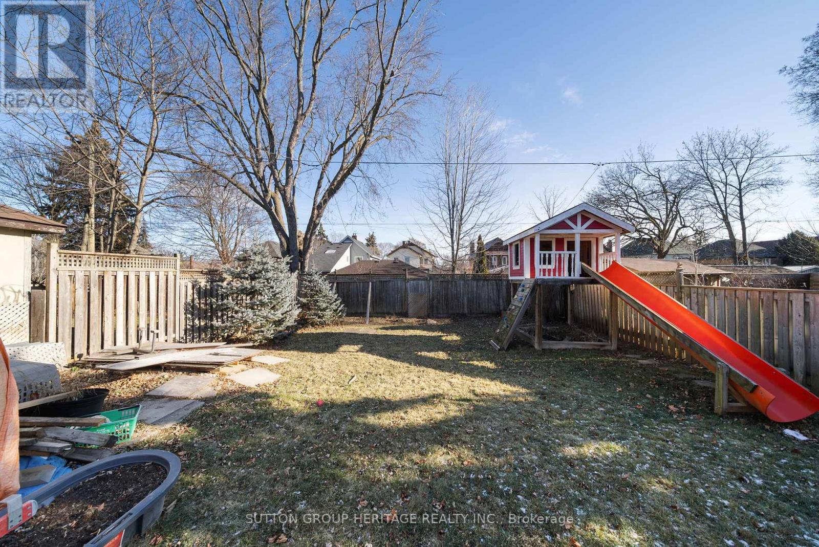 637 Masson Street Property Photo 37