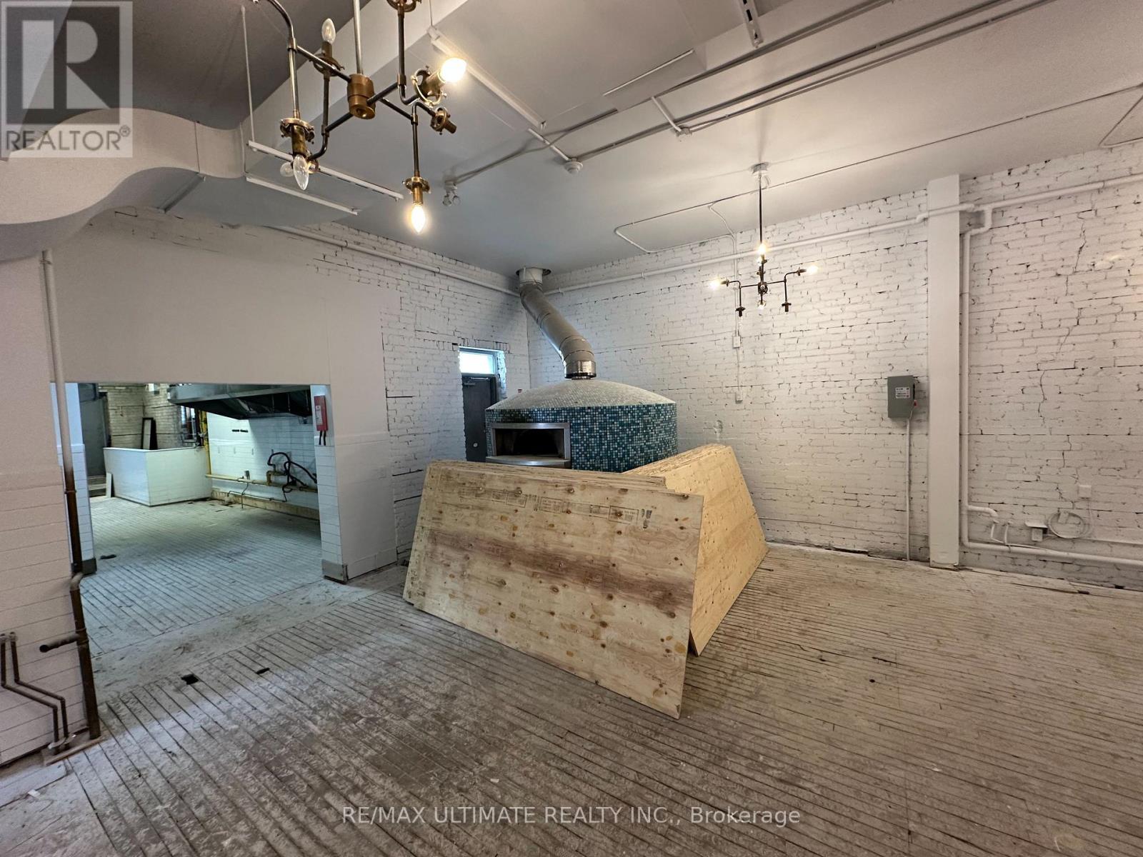 1501 Gerrard Street E Property Photo 12