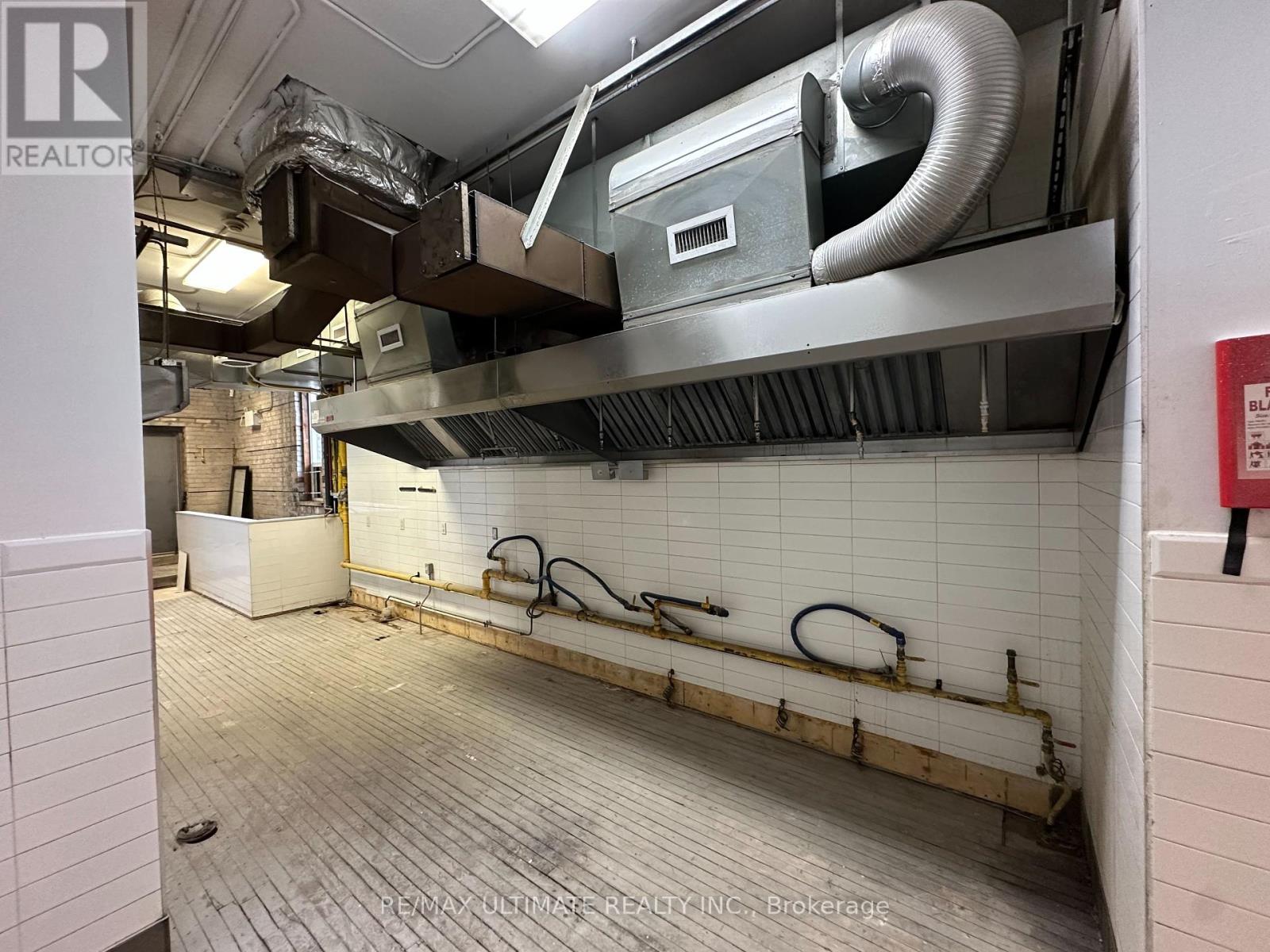 1501 Gerrard Street E Property Photo 13