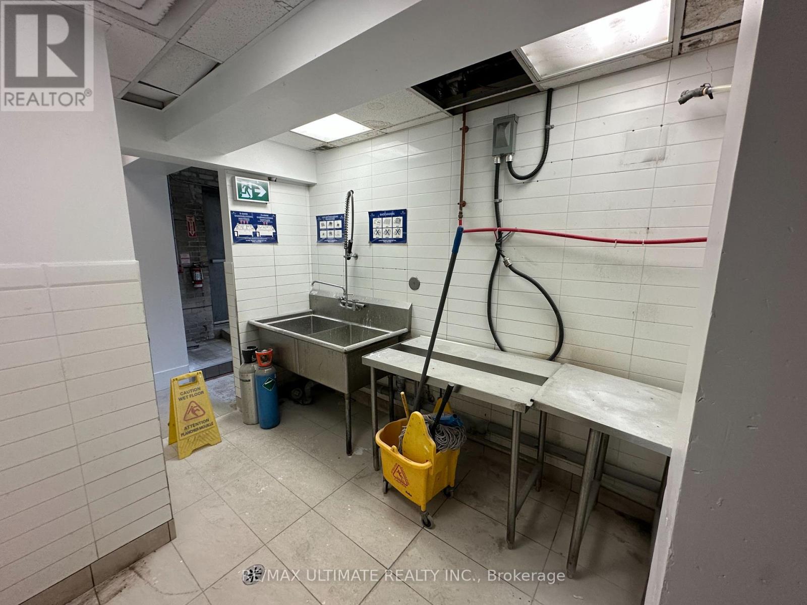 1501 Gerrard Street E Property Photo 15