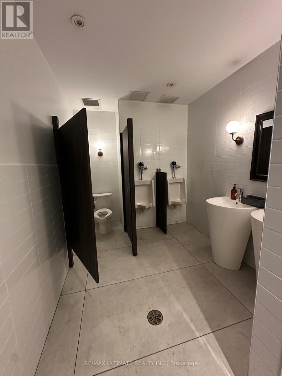 1501 Gerrard Street E Property Photo 19