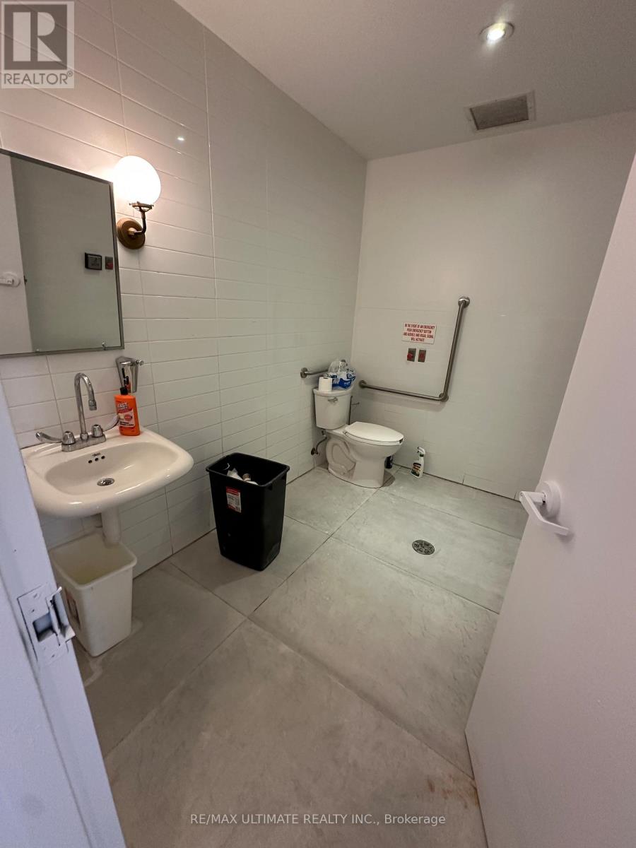 1501 Gerrard Street E Property Photo 20