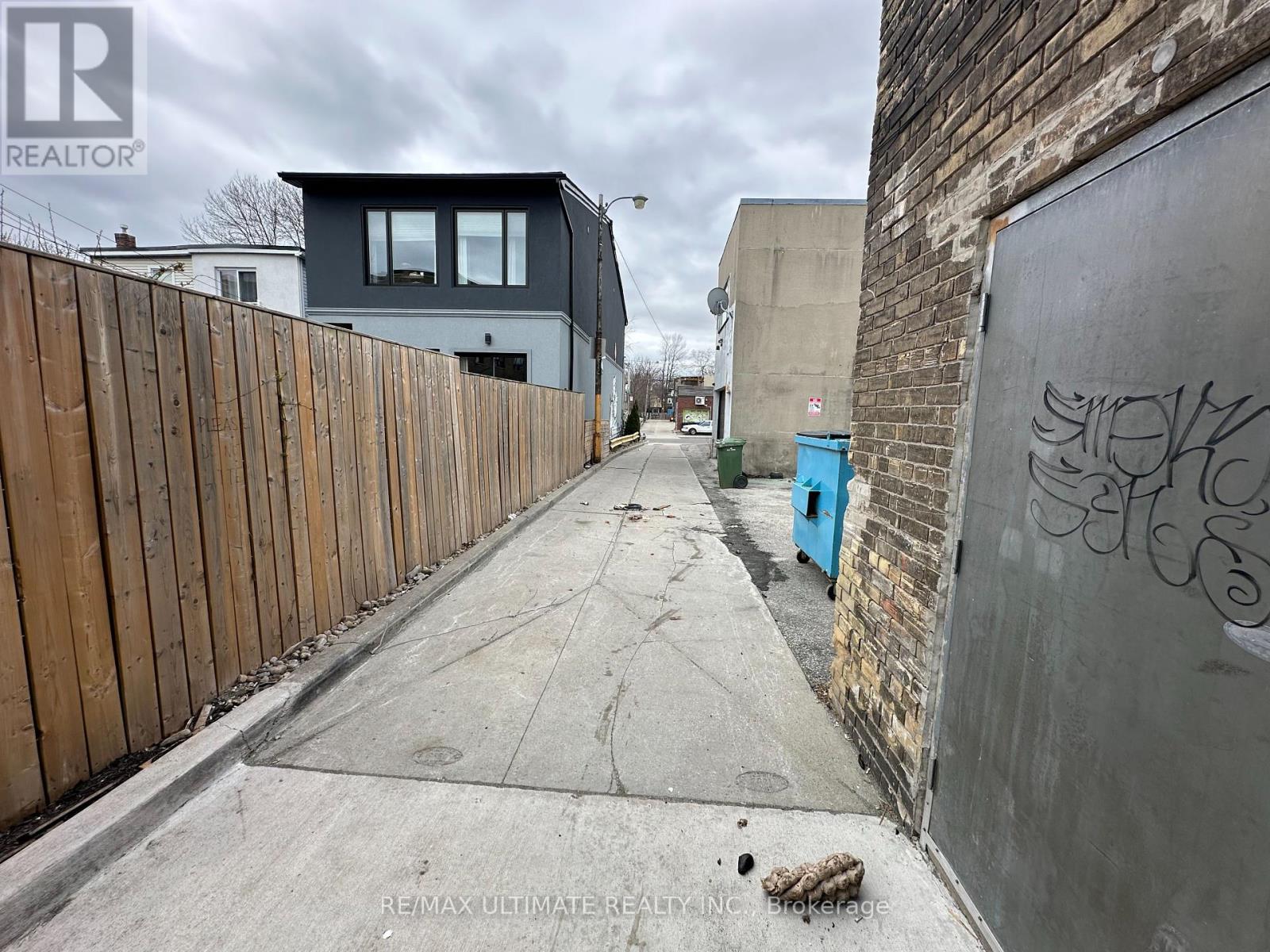 1501 Gerrard Street E Property Photo 30