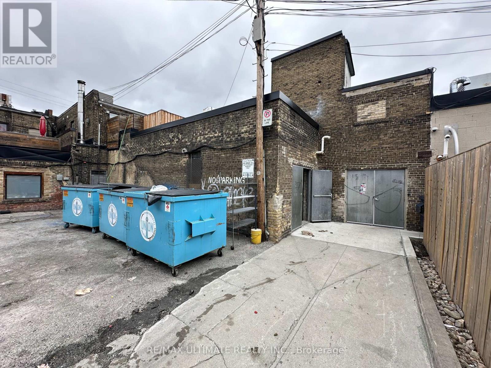 1501 Gerrard Street E Property Photo 31