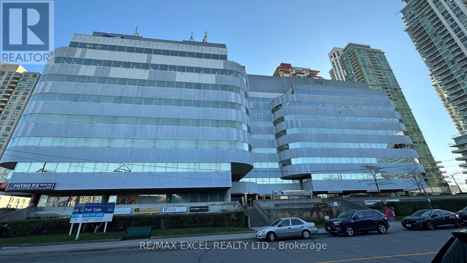 109a - 55 Town Centre Court Property Photo 1