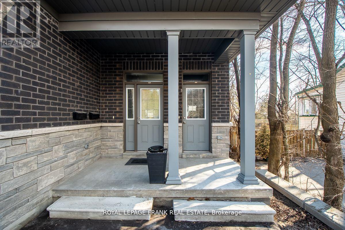 805b Dundas Street W Property Photo 2