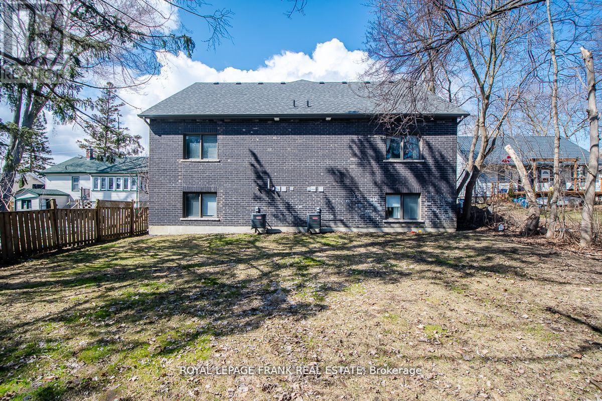 805b Dundas Street W Property Photo 3