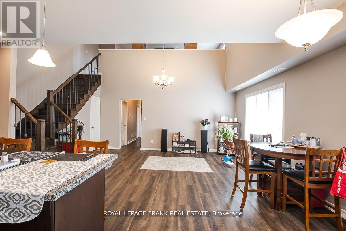 805b Dundas Street W Property Photo 5